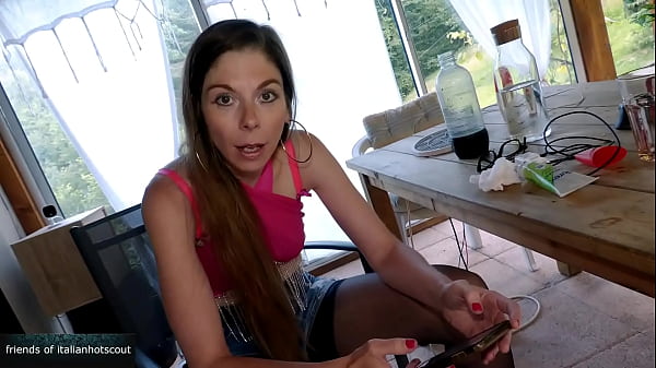 Boy fucks with cumshot inside the pussy a slutty milf